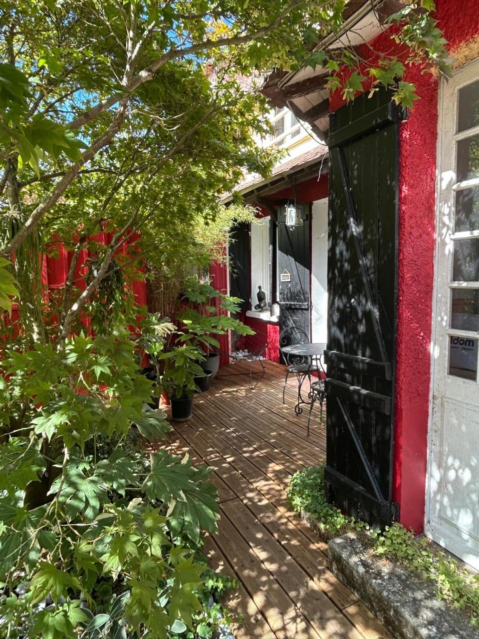 Le Grillon House in Île-de-France