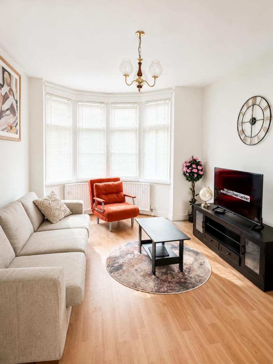 3 bedroom house with tennis and pool table Apartment in Coventry