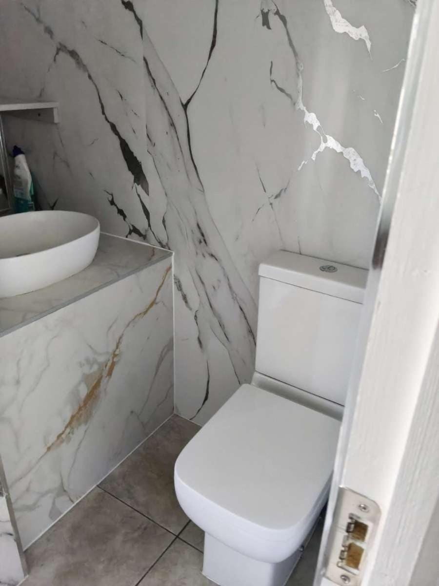 Mitcham Road Shared House Vacation rental in Croydon