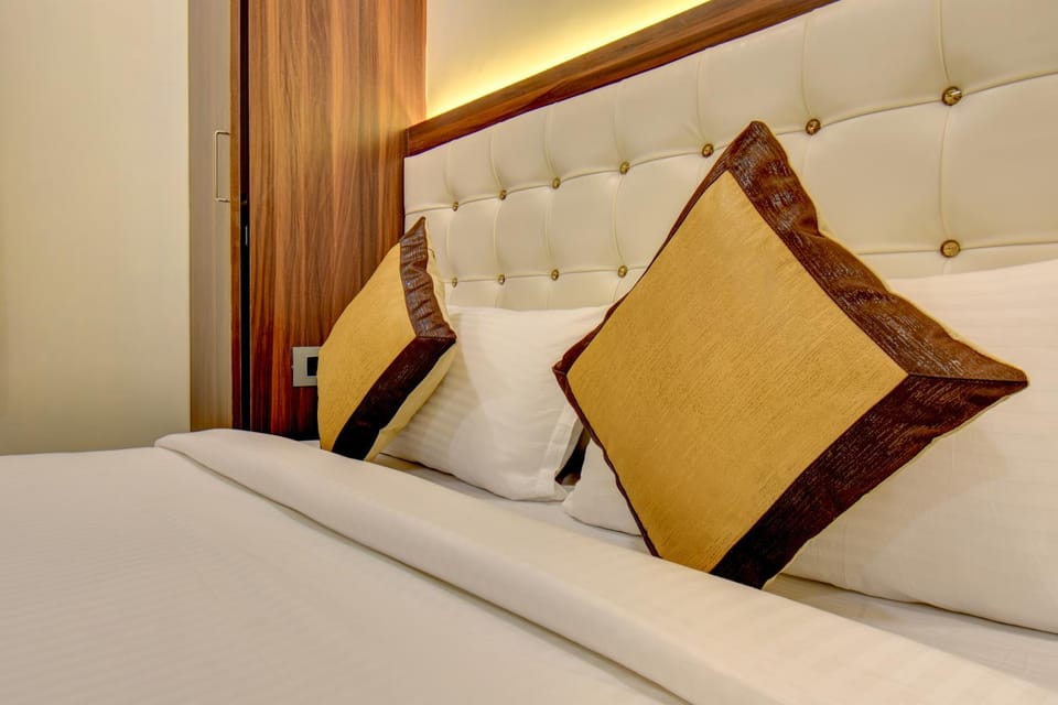 Hotel Majestic Crest Bed and Breakfast in Mumbai