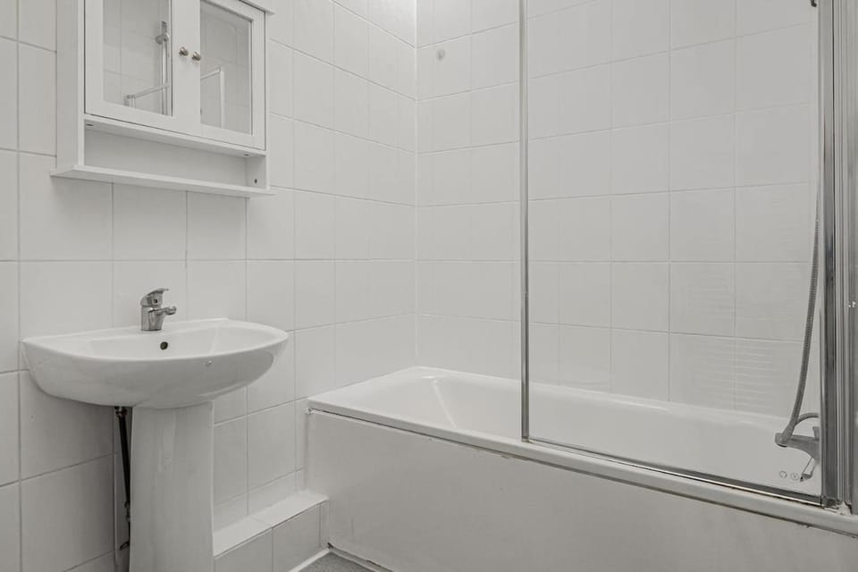 Gorgeous 1 Bedroom Flat, Free Parking Apartment in London