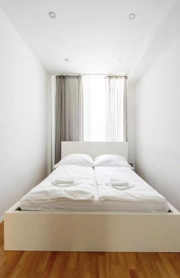 Central Spacious Stone Apartment Apartment in Vienna