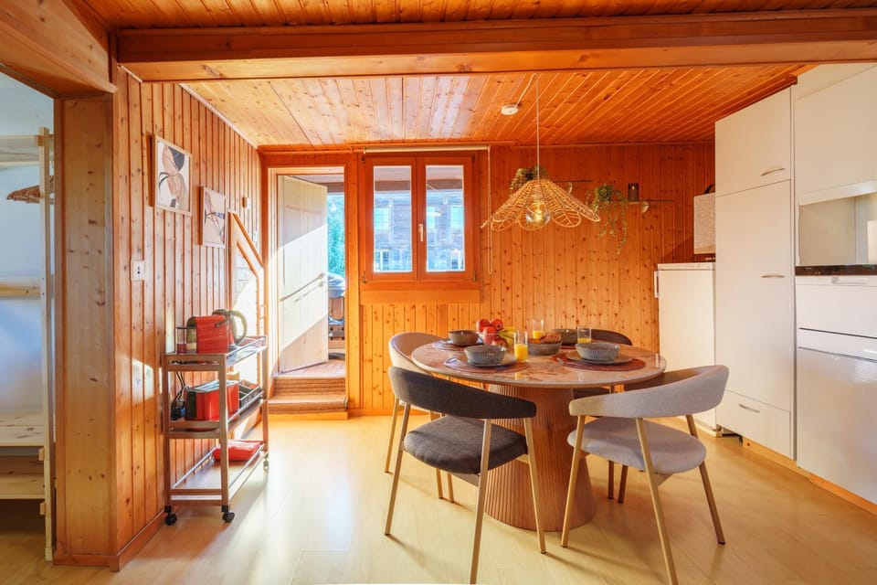 Coffee/tea facilities, Dining area, kitchen