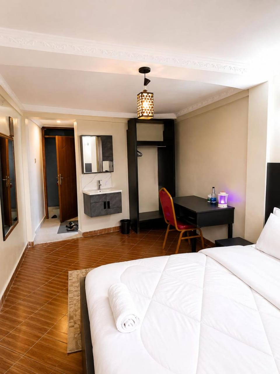 Bed, Living room, Seating area, Bedroom, wardrobe