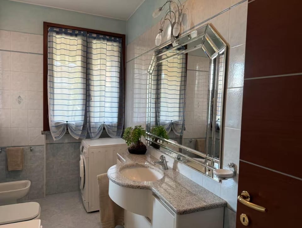 12 min by car to Rho Fiera - 65 sqm Terrace Apartment in Lainate