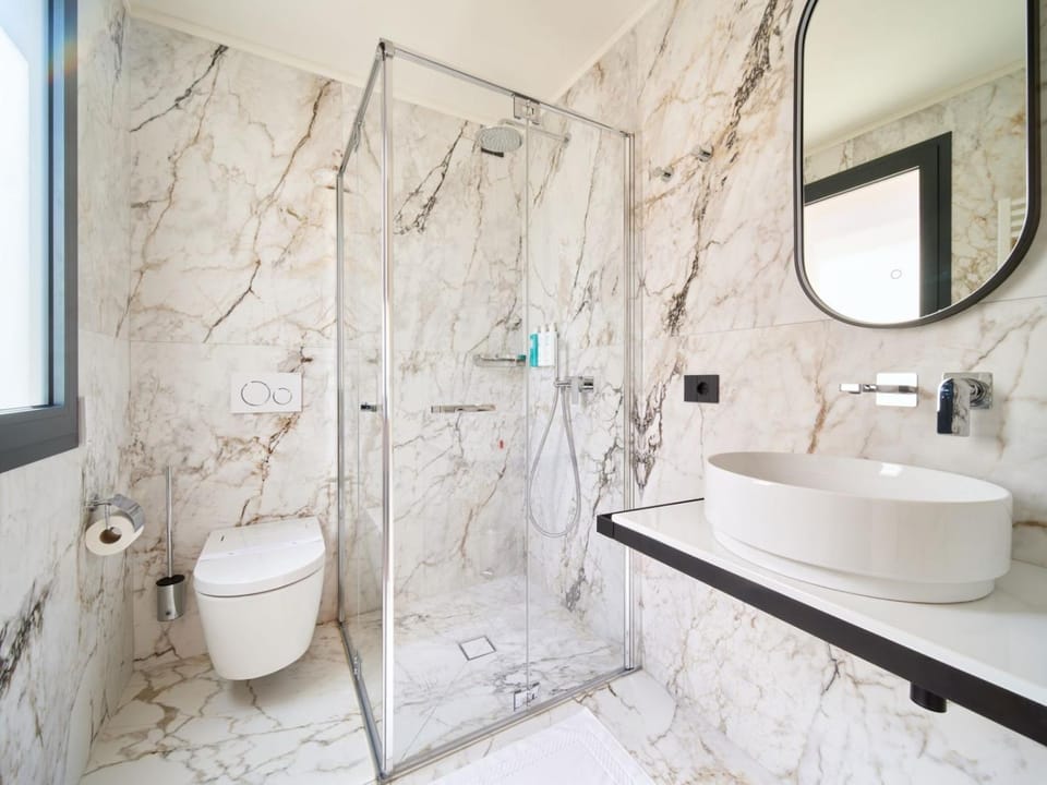 Shower, Toilet, bidet