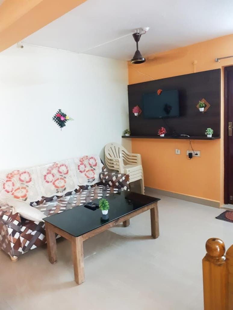 Grp Hill Stay Bed and Breakfast in Tamil Nadu