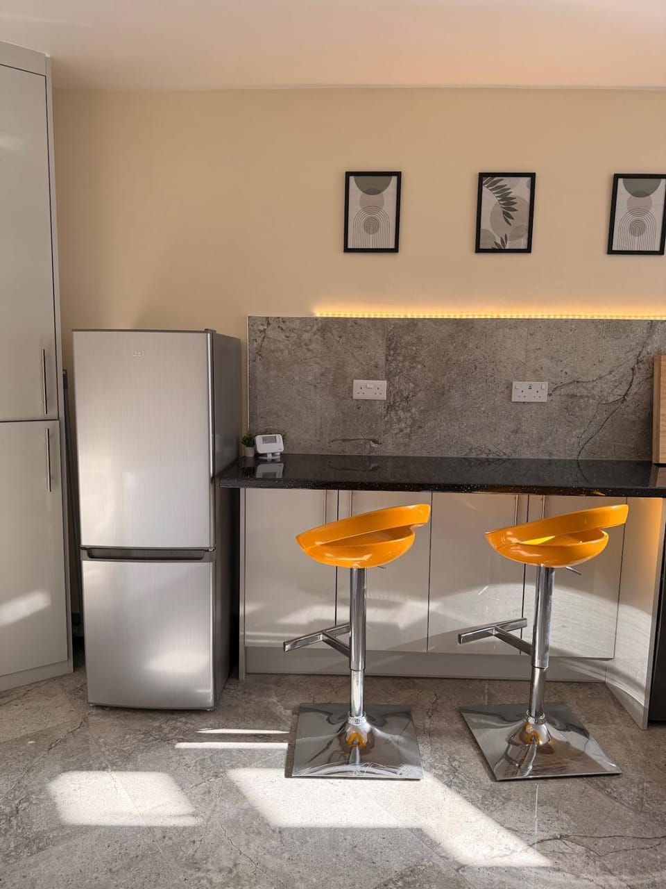 2 Bed Flat King Bed Near Heathrow Airport Apartment in Hounslow