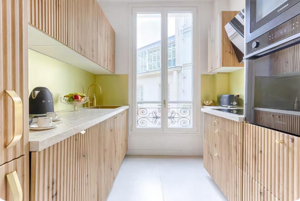 Coffee/tea facilities, Kitchen or kitchenette, Kitchen or kitchenette, minibar, stove, toaster