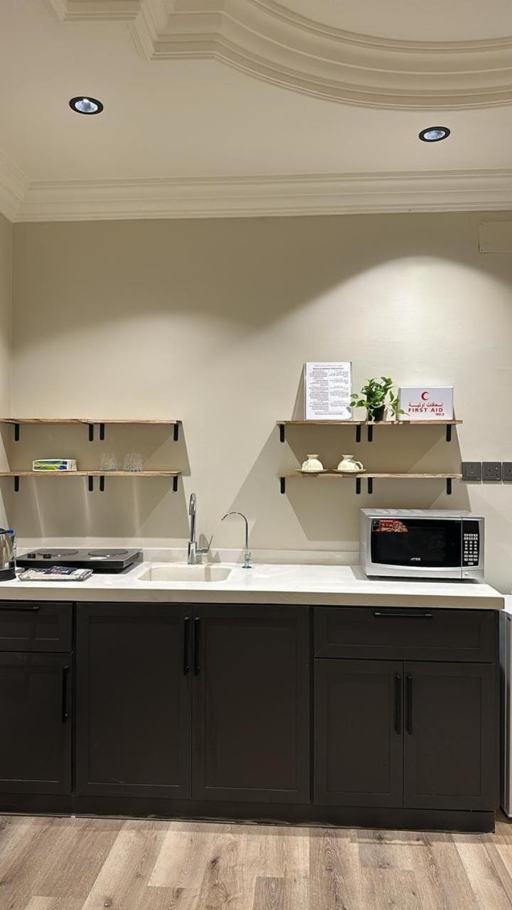 LINA Apartments 201 وحدات لينا السكنية Apartment in Al Madinah Province