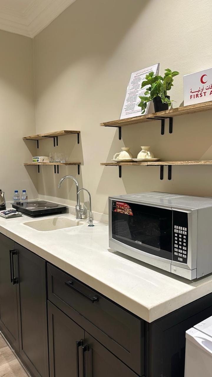 LINA Apartments 201 وحدات لينا السكنية Apartment in Al Madinah Province