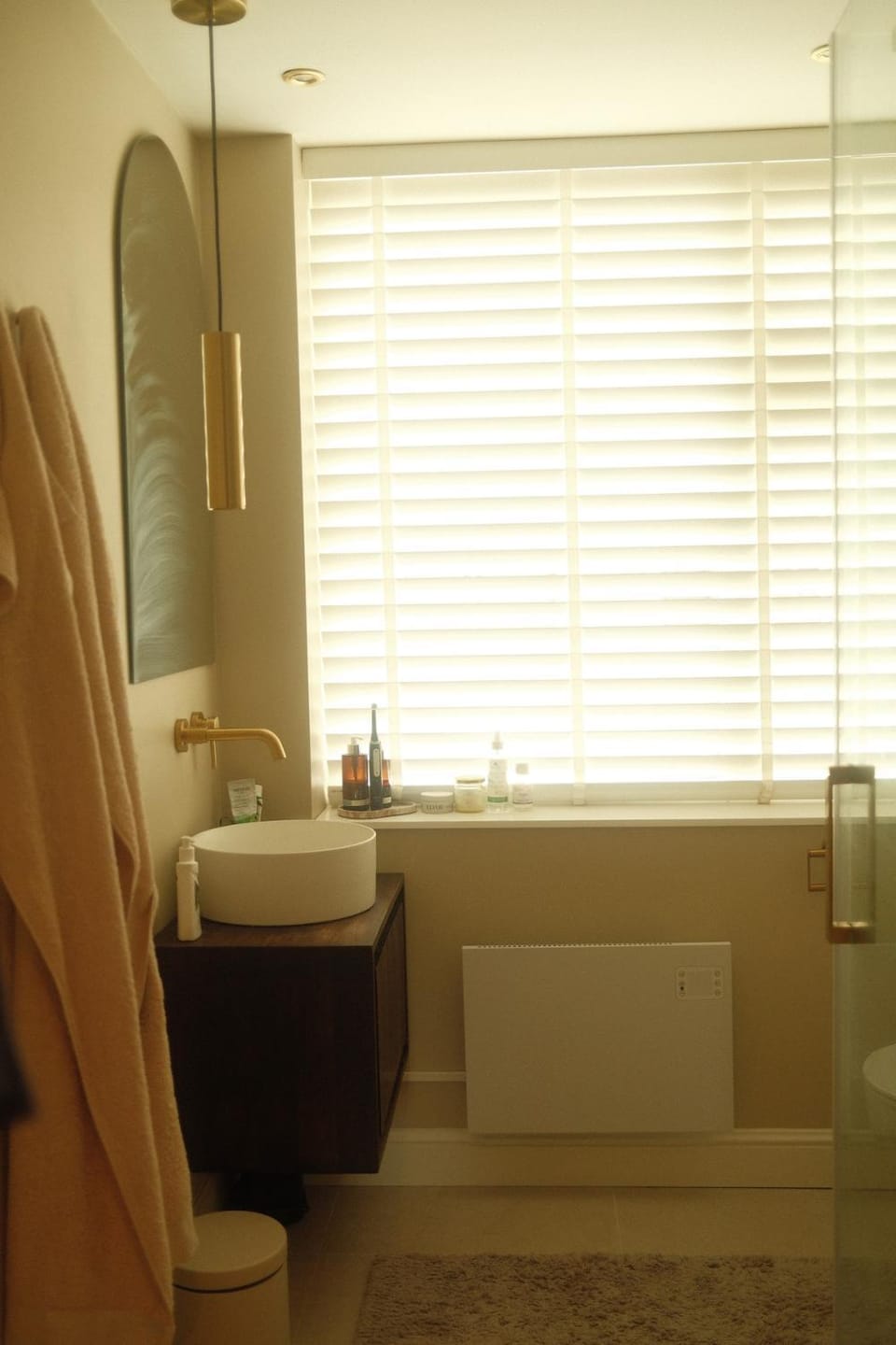 Toilet, Bathroom, towels