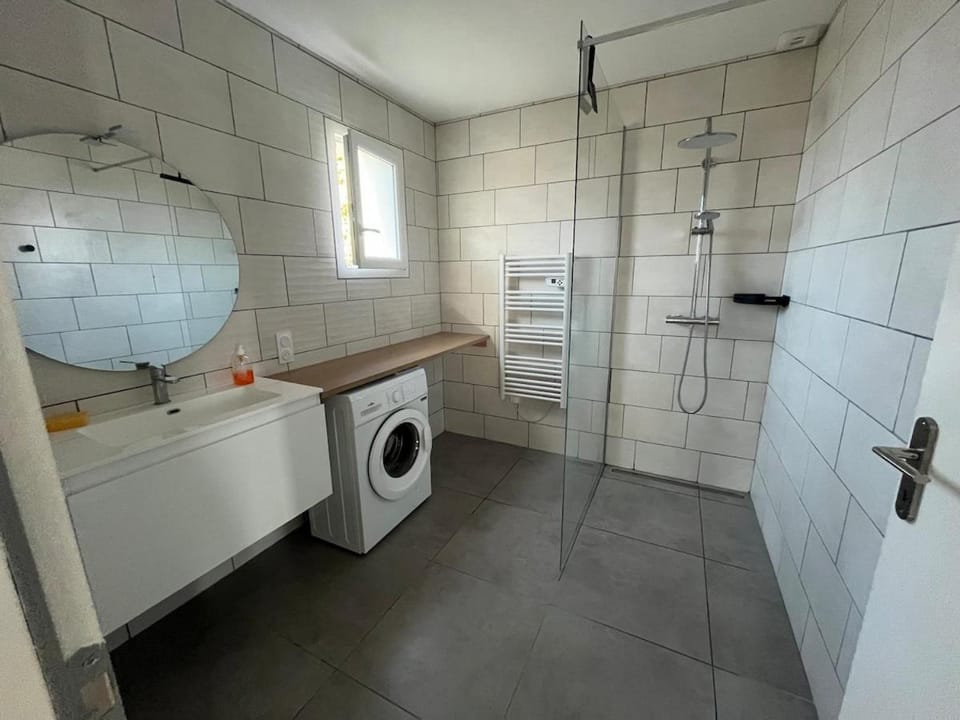 Petite maisonnette avec jardin 2 Apartment in Pays de la Loire