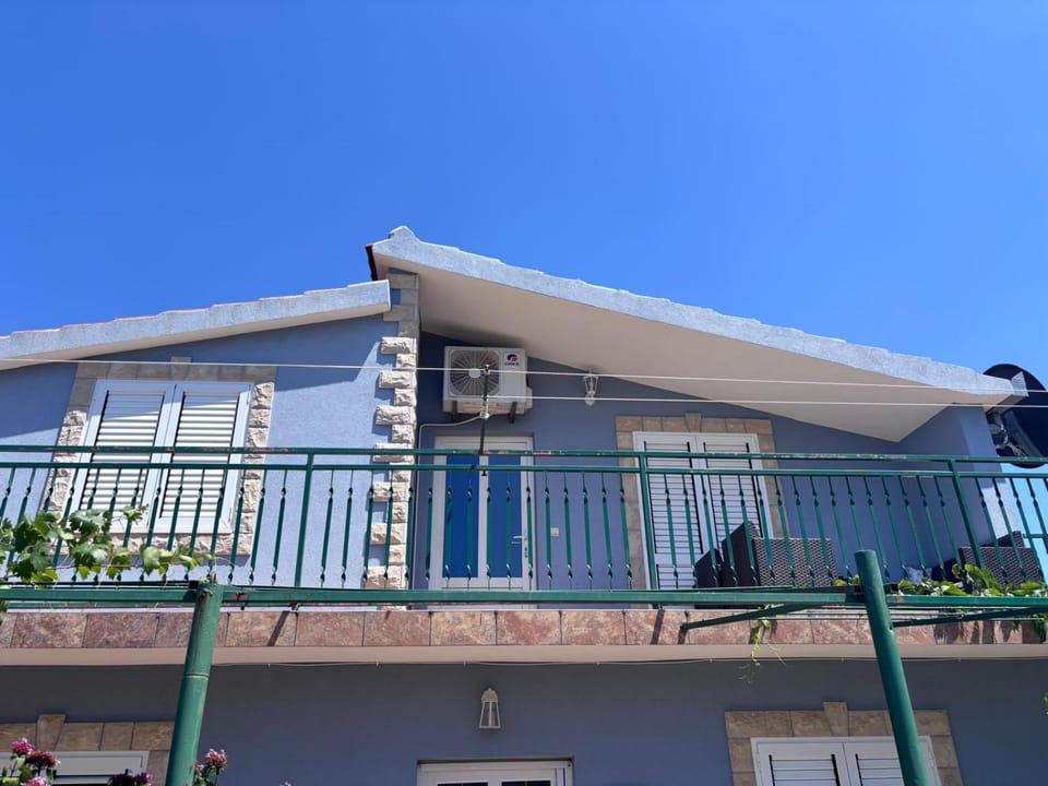 Property building, Balcony/Terrace
