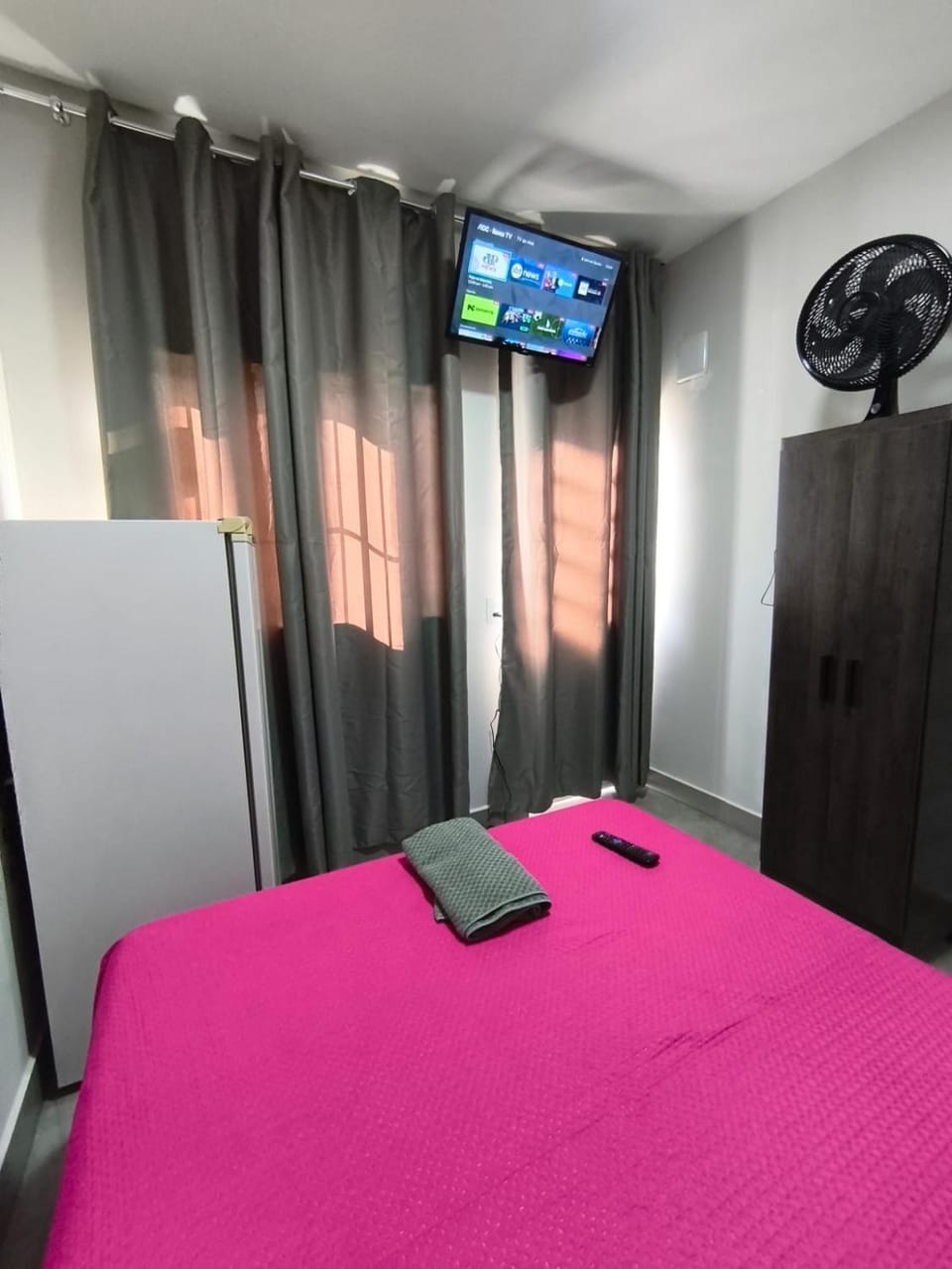 HOTEL ECONÔMICO LAR DOCE LAR REALIZANDO SONNo!! Capsule hotel in State of São Paulo