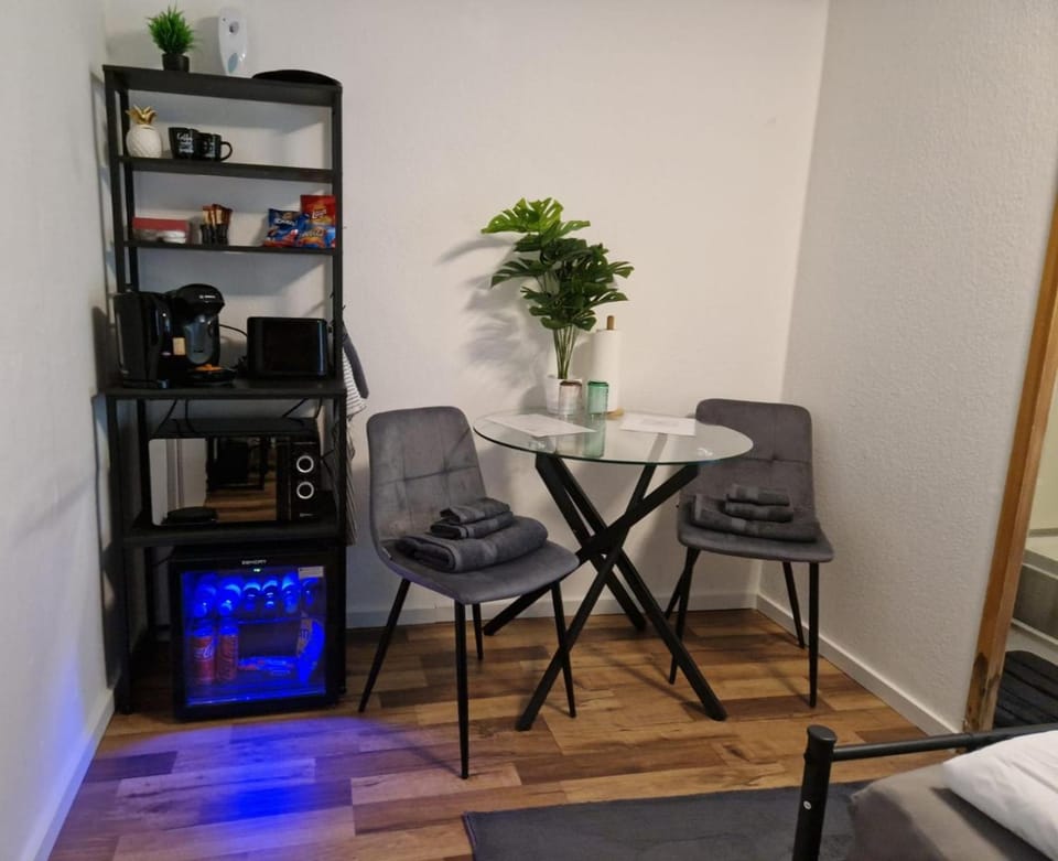 Seating area, Dining area, minibar