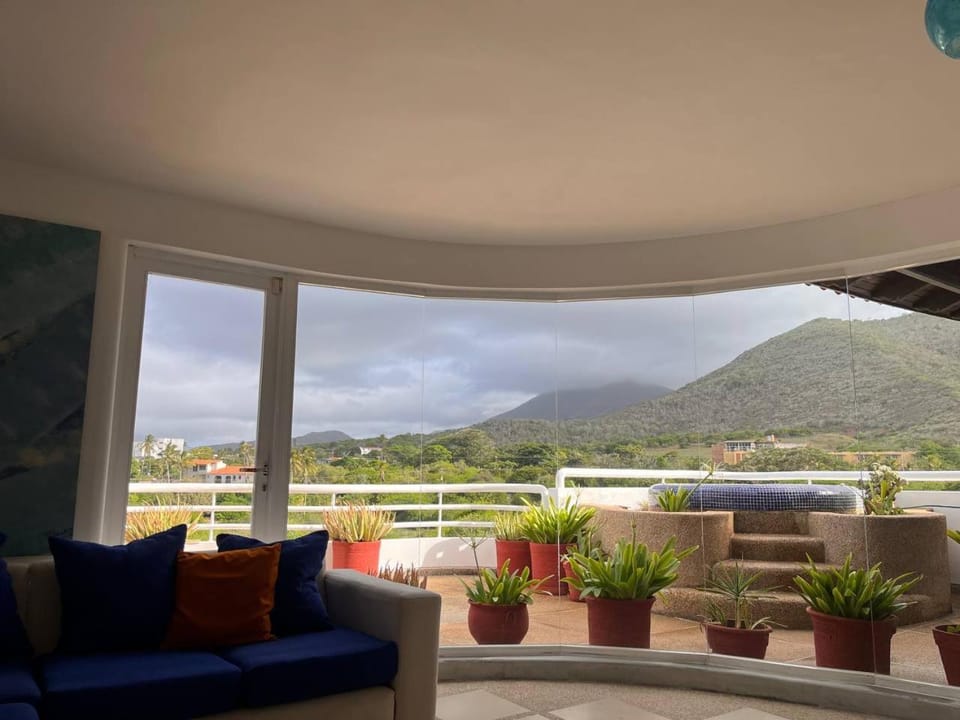 Penthouse Las Olas playa el agua Apartment in Venezuela