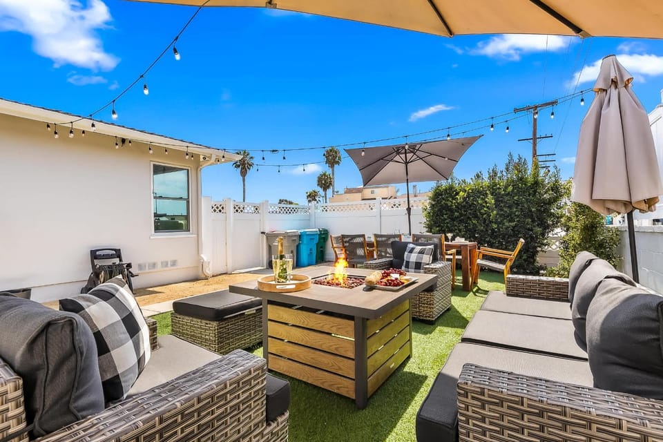 Pacific Beach Bungalow - Walk to Dine Shop and Surf House in Pacific Beach
