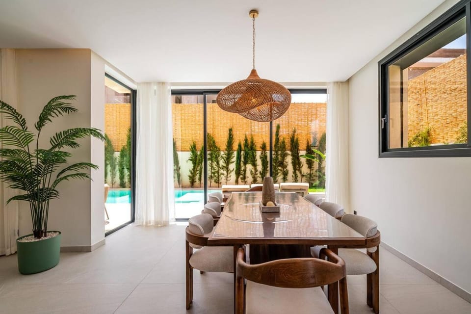 Marrakech 4-Bedroom Villa with Indoor and Outdoor Pools Villa in Marrakesh-Safi