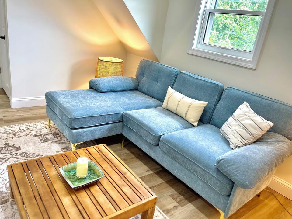Private 2BR Near Boston - Warm & Cozy - Family Friendly House in Weymouth