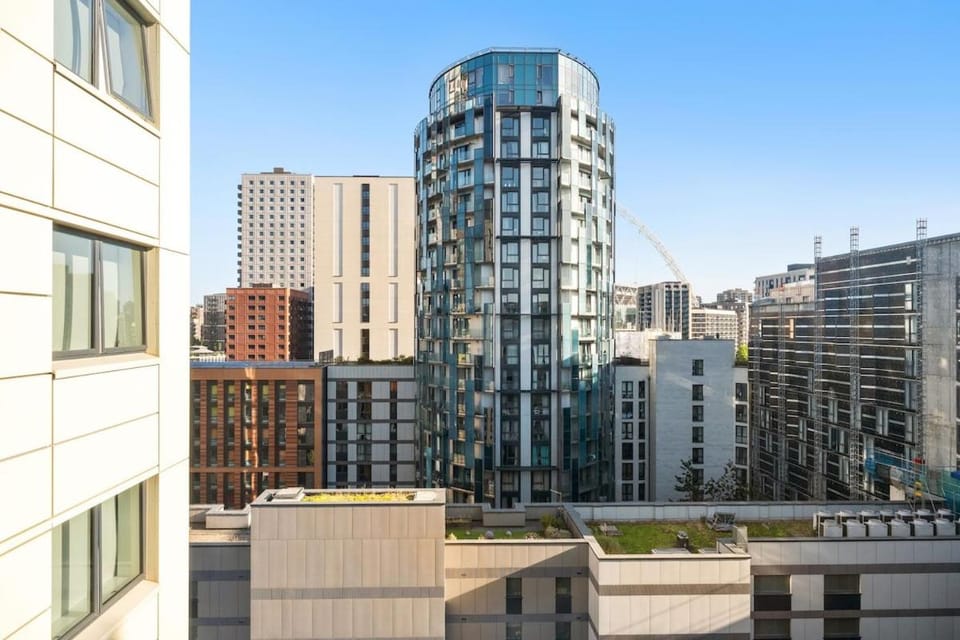 Property building, Day, City view