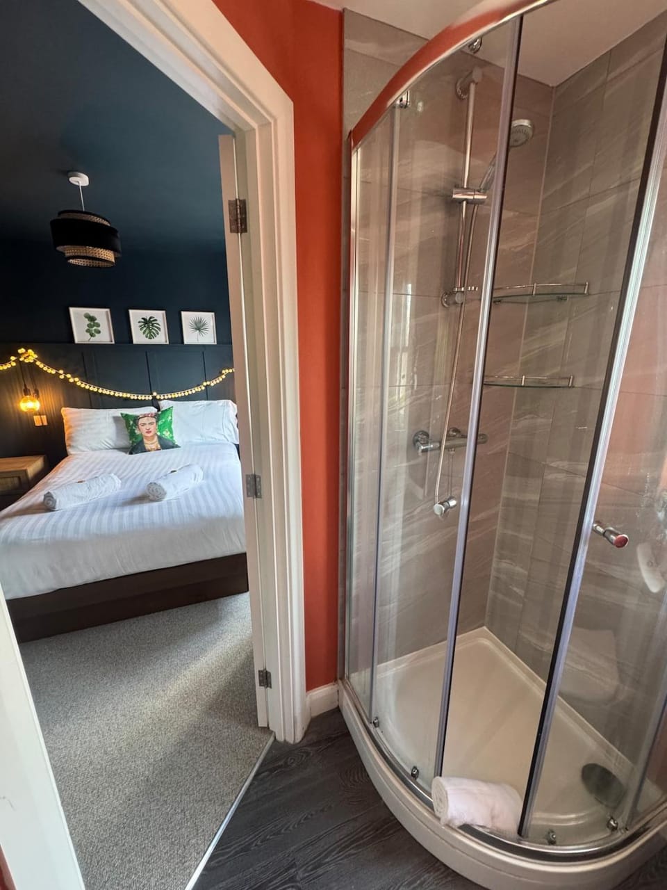 Modern detached Town House with parking House in Shrewsbury