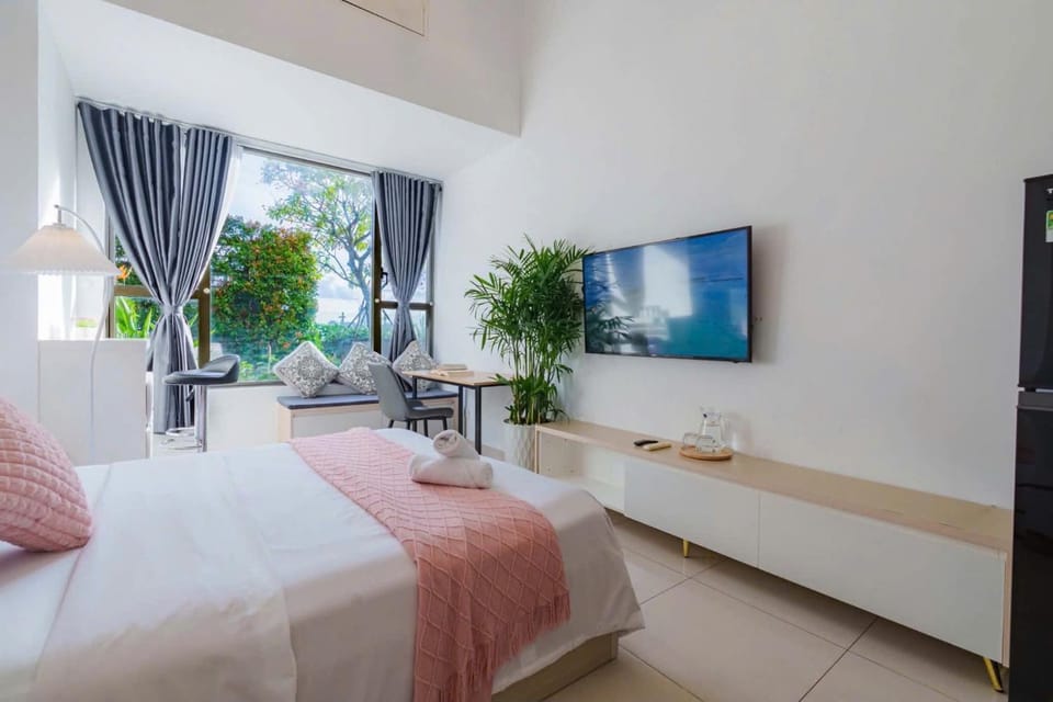 NB Home - RiverGate Infinity Pool Apartment in Ho Chi Minh City