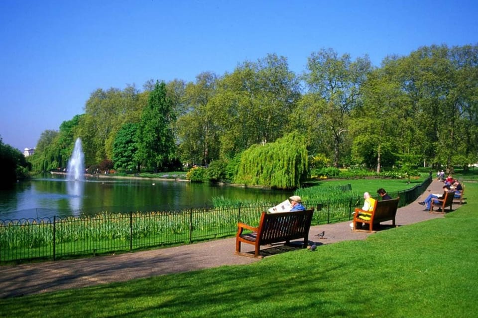 Views Of Lords Cricket Ground - St Johns Wood Apartment in City of Westminster