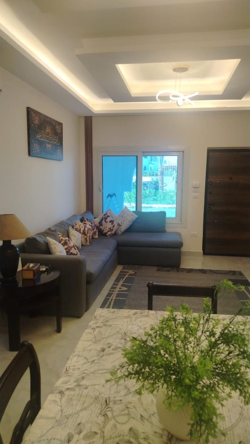 شقة فندقية فاخرة في قلب نعمة باي بكومباوند Down town لقضاء أجازة لا تنسى Apartment in Sharm El-Sheikh