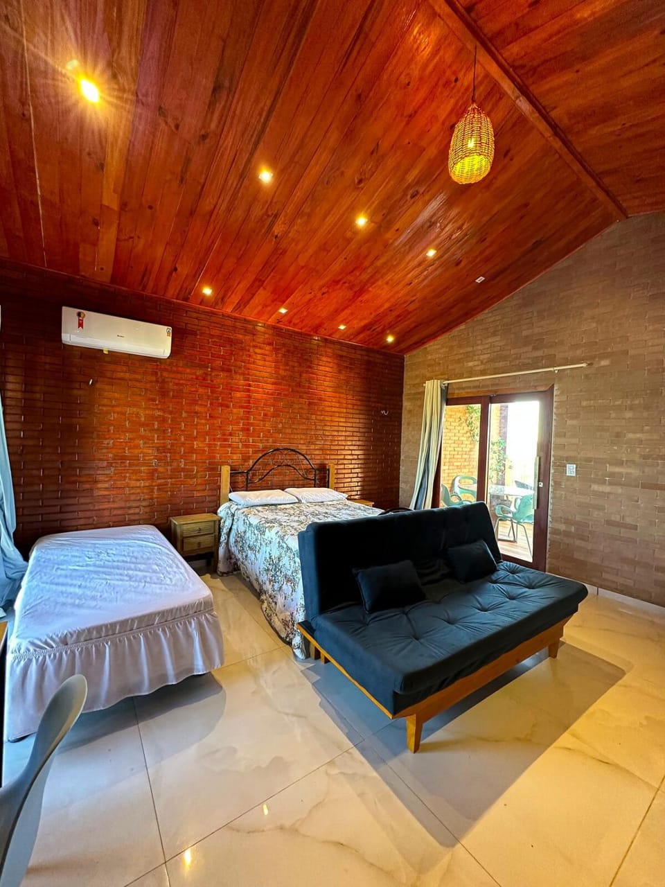 Bed, TV and multimedia, Photo of the whole room, Bedroom, air conditioner