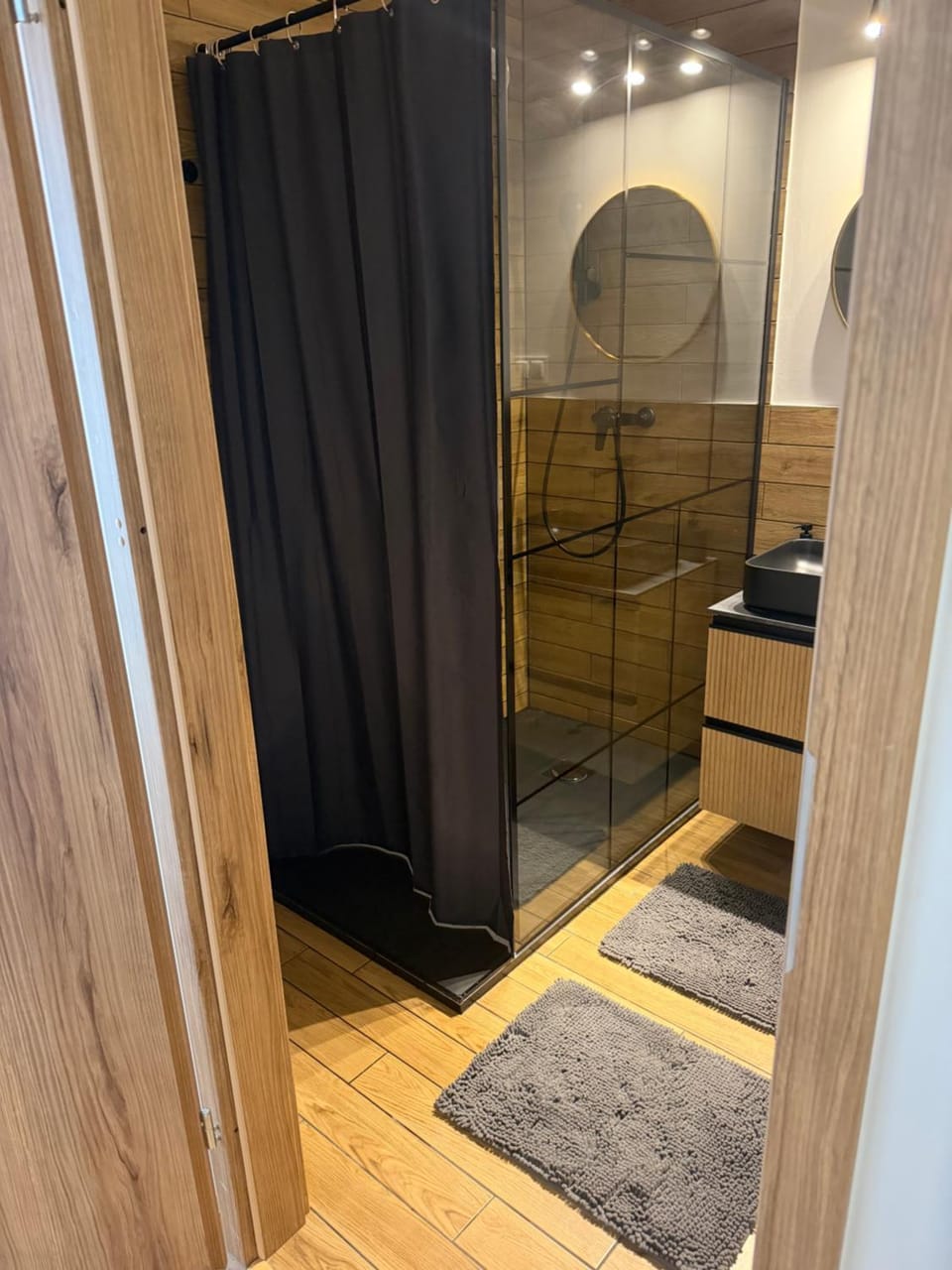 Shower, Bathroom, towels
