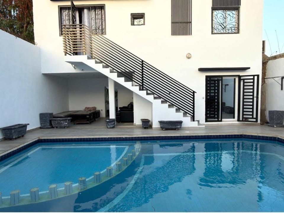Somptueux Villa avec Piscine à louer Villa in Saly