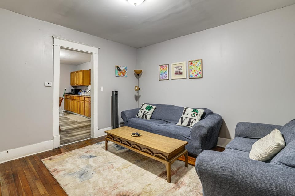 2 Mi to State Park! Cozy Apt Near Niagara Falls House in Niagara Falls