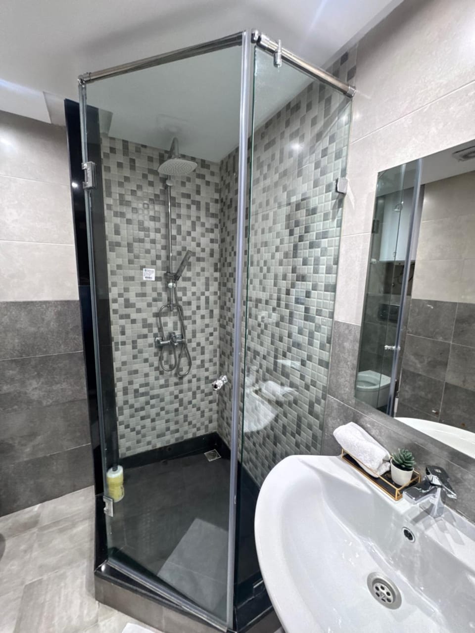Shower, Bathroom, towels