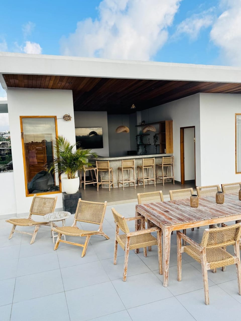 Villa Carina Bali - Villa Dua - 5BR Pool Villa, Rooftop Terrace & Free Airport Transport Villa in Bali