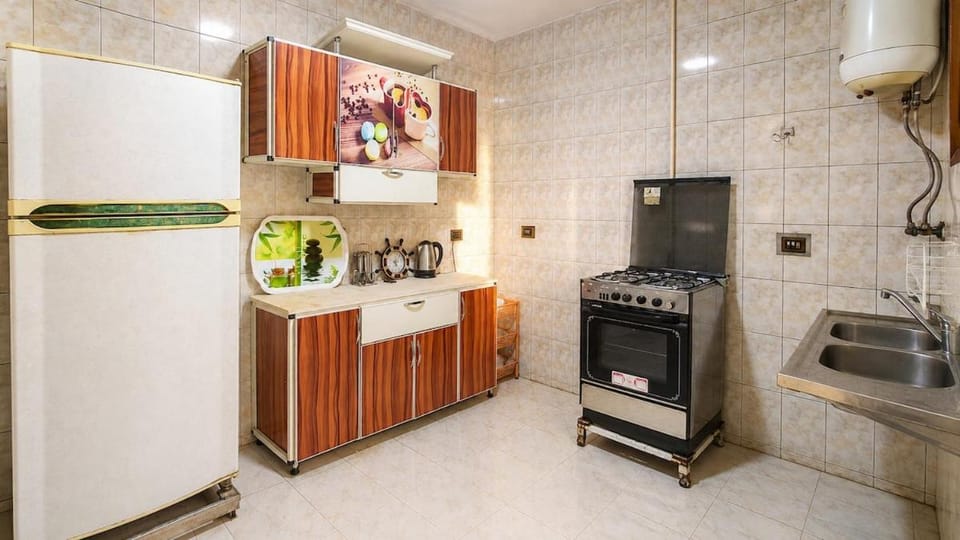 Kitchen or kitchenette, oven