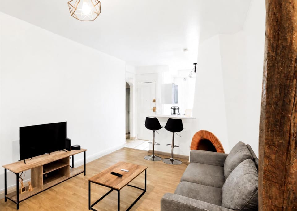 Communal lounge/ TV room, Living room