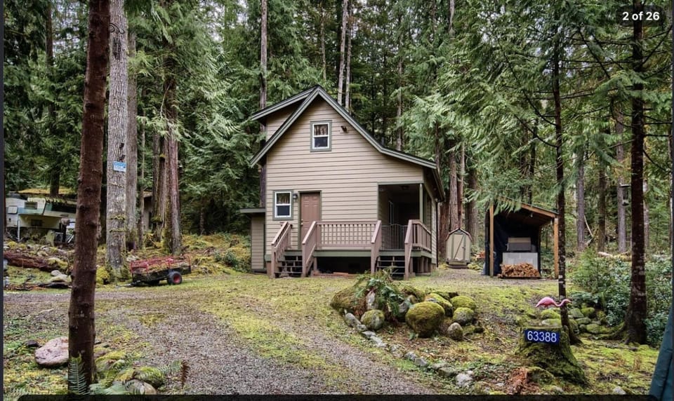 Hemlock Cottage| King bed |N. Cascades Natl. Park House in Washington