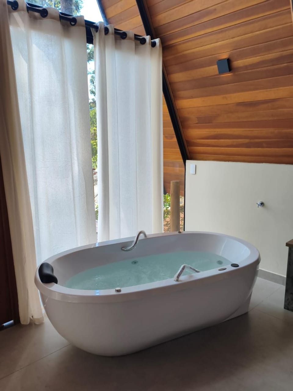 Hot Tub, Hot Tub
