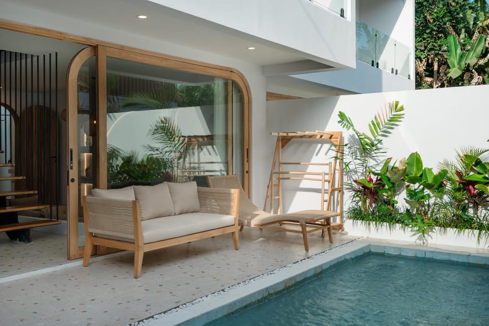 Seating area, Swimming pool