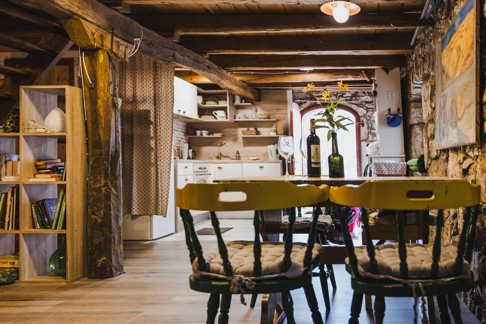 Seating area, Dining area