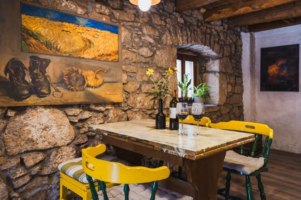 Food and drinks, Dining area