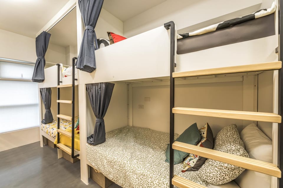 Bed, bunk bed