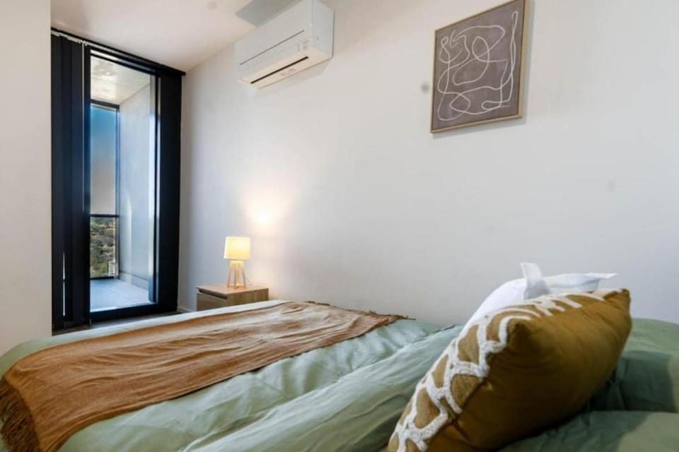 Bed, Bedroom, air conditioner