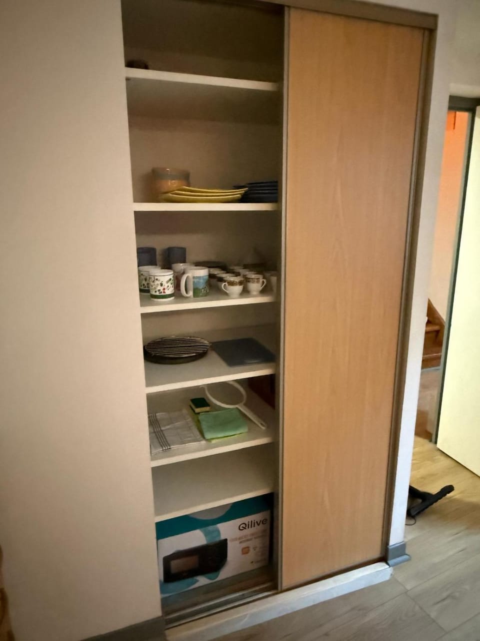 Kitchen or kitchenette, wardrobe