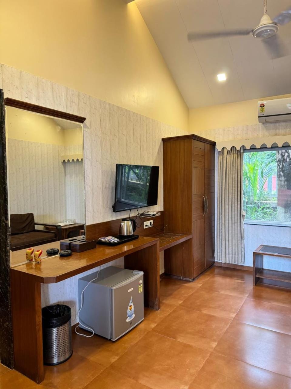 SHR- 2 BED VILLA With outdoor private pool Villa in Maharashtra