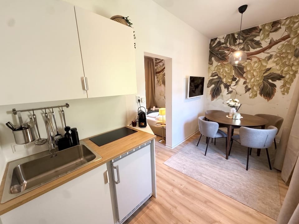 Kitchen or kitchenette, Living room, Dining area