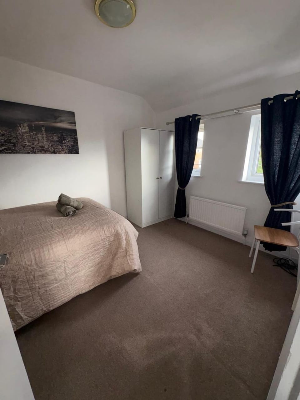 Bed, Photo of the whole room, Bedroom