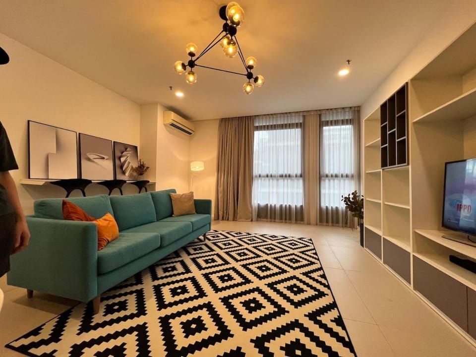 Designer Urban Living Arcoris Soho Mont Kiara Apartment in Petaling Jaya