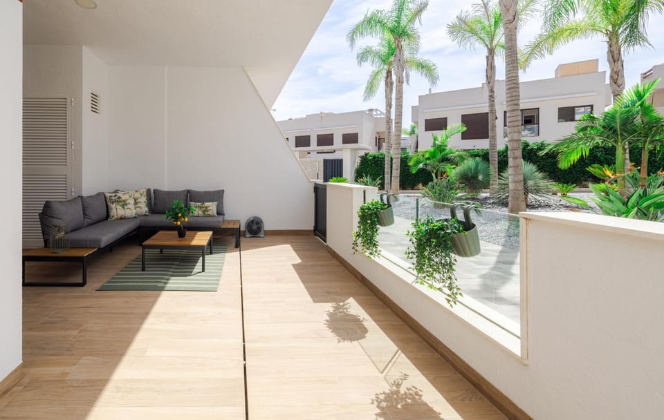 Patio, Balcony/Terrace, Seating area